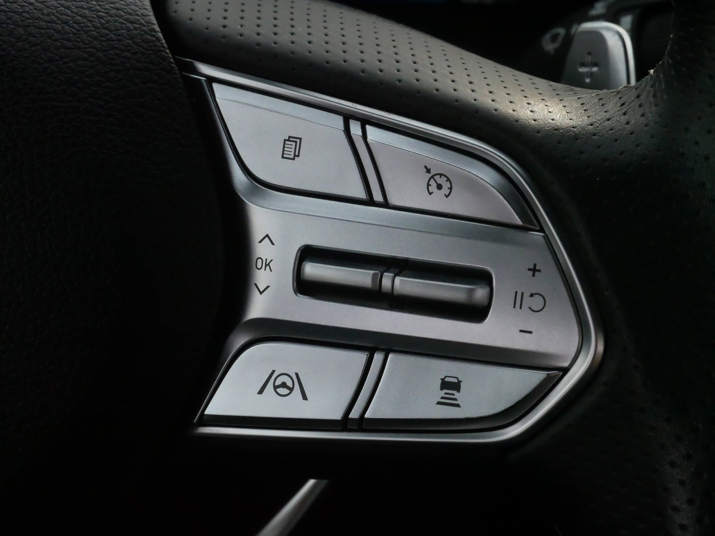 Used 2021 Hyundai Santa Fe Calligraphy image 26