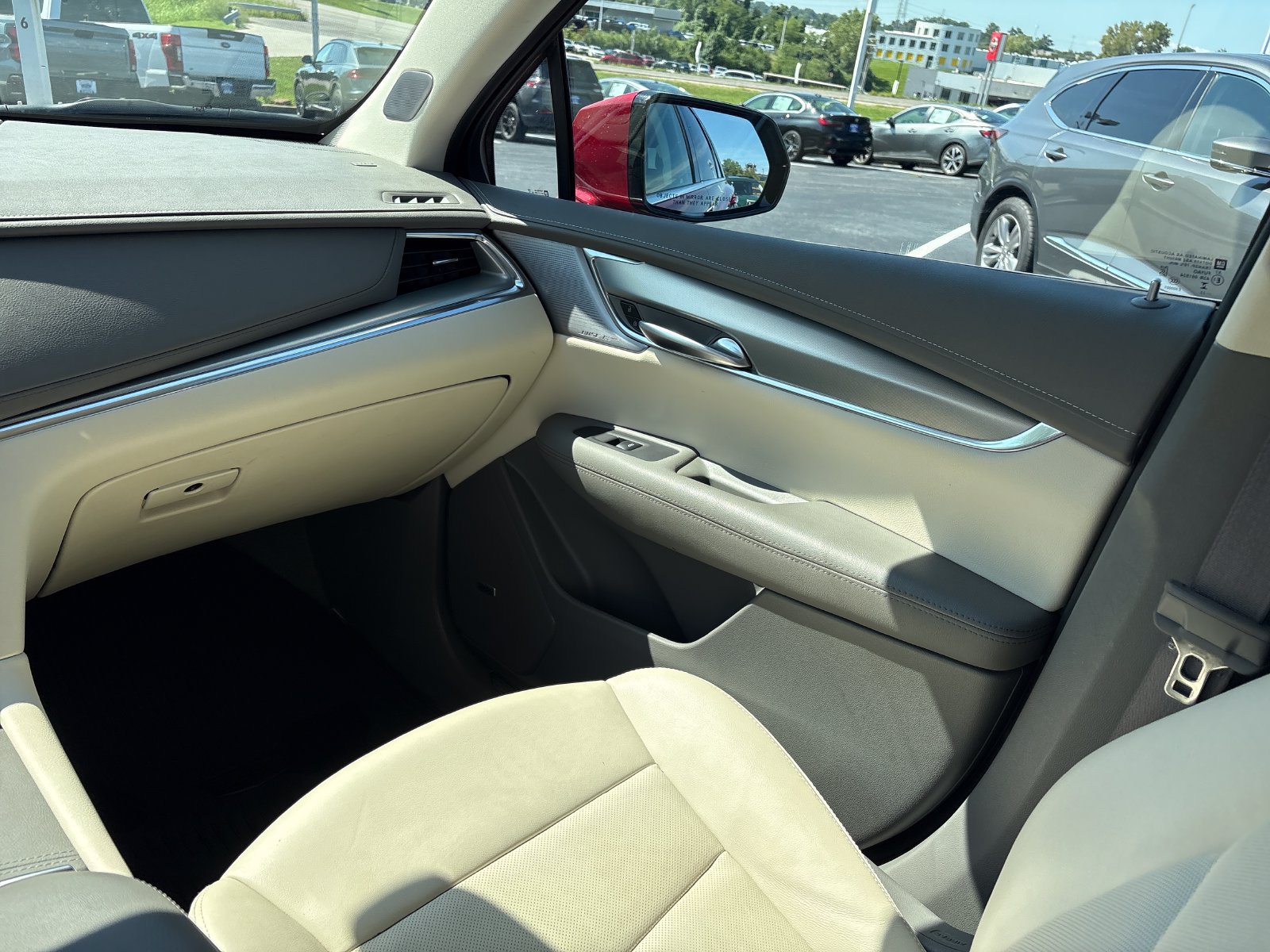 Used 2024 Cadillac XT5 Premium Luxury w/ LPO, Floor Liner Package AWD/4WD image 34