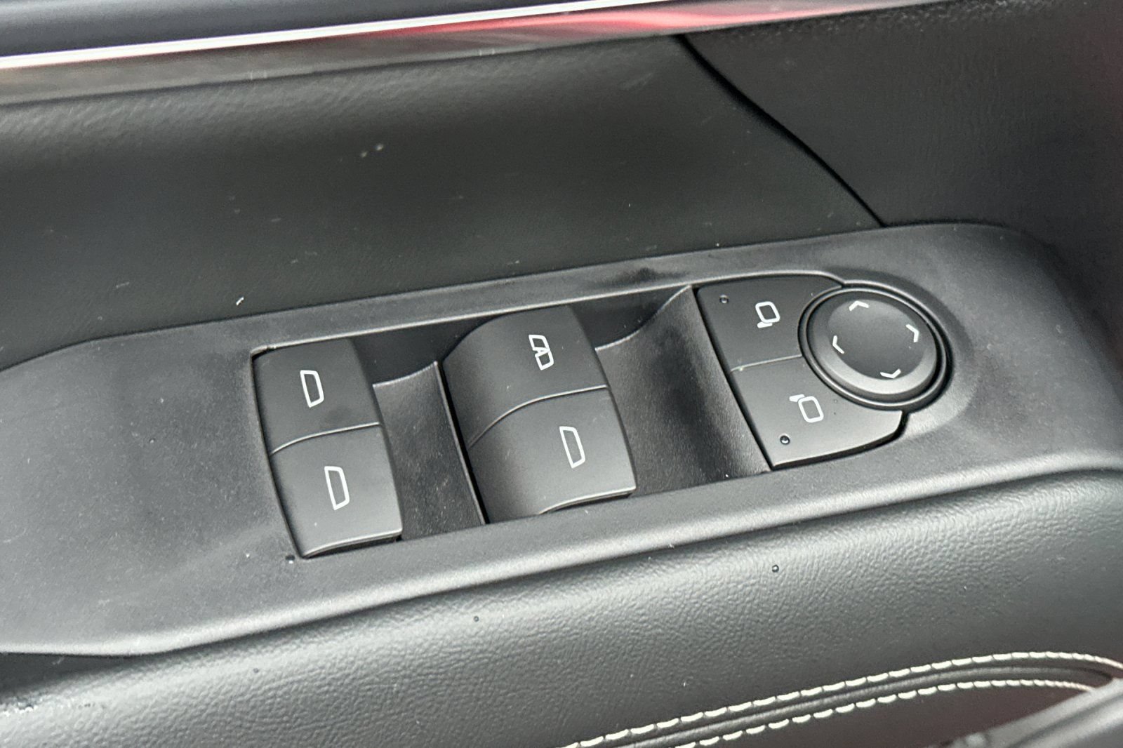 New 2026 GMC Terrain Elevation w/ Elevation Premium Package AWD/4WD image 11