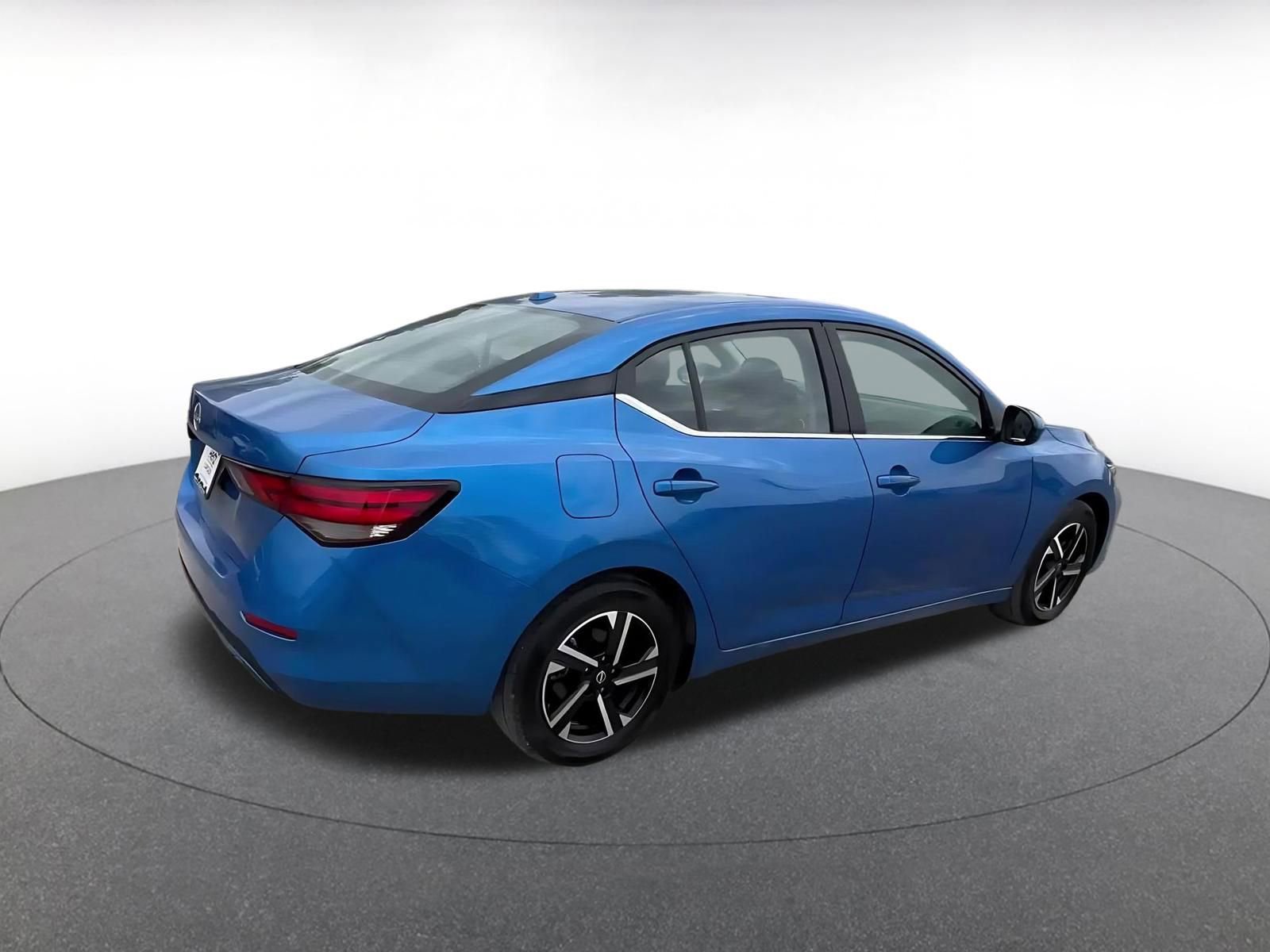Used 2025 Nissan Sentra SV FWD image 14