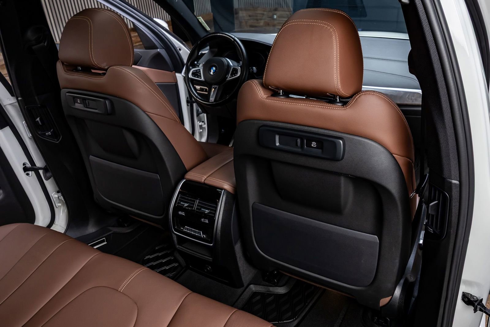 Used 2022 BMW X5 xDrive40i w/ M Sport Package AWD/4WD image 27