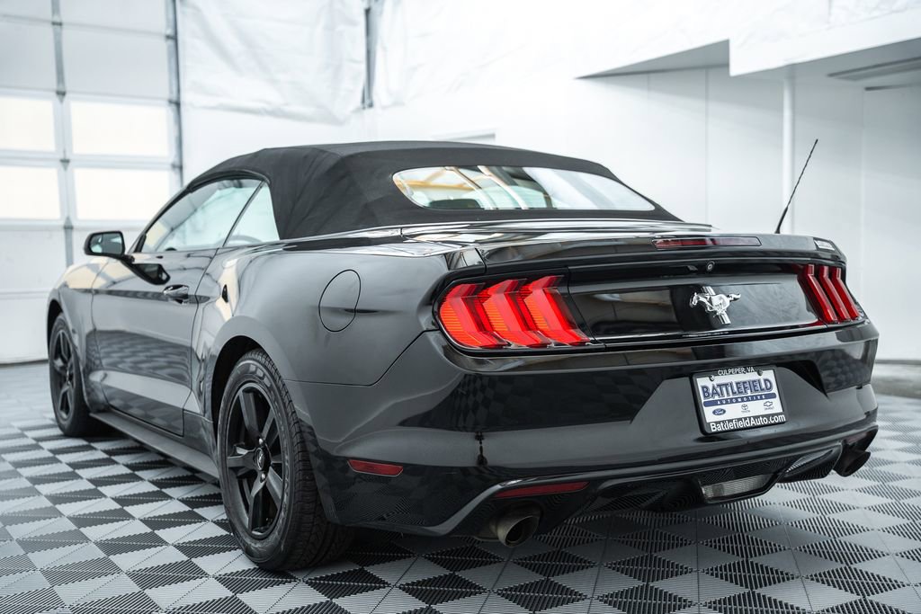Used 2016 Ford Mustang Convertible image 6
