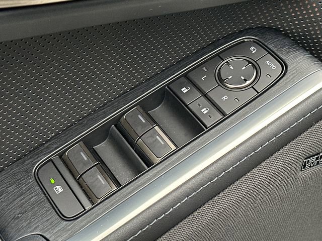 Used 2024 Lexus GX 550 image 17