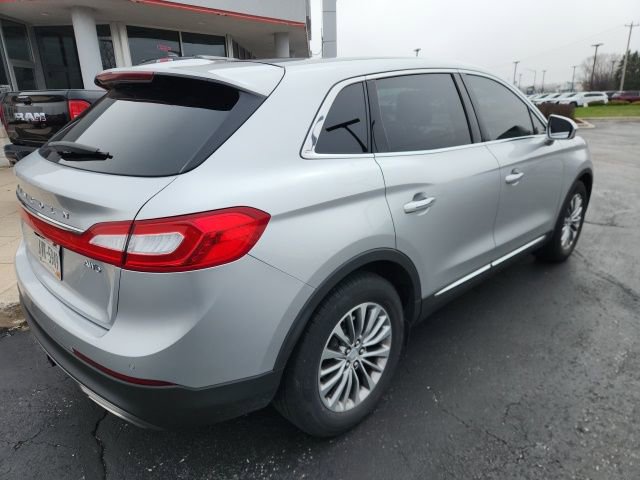 Used 2017 Lincoln MKX Select w/ Select Plus Package image 4