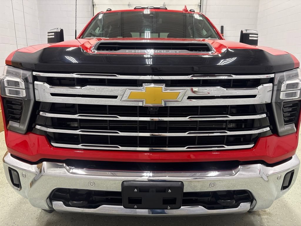 Used 2024 Chevrolet Silverado 2500 LTZ w/ LTZ Convenience Package AWD/4WD image 10