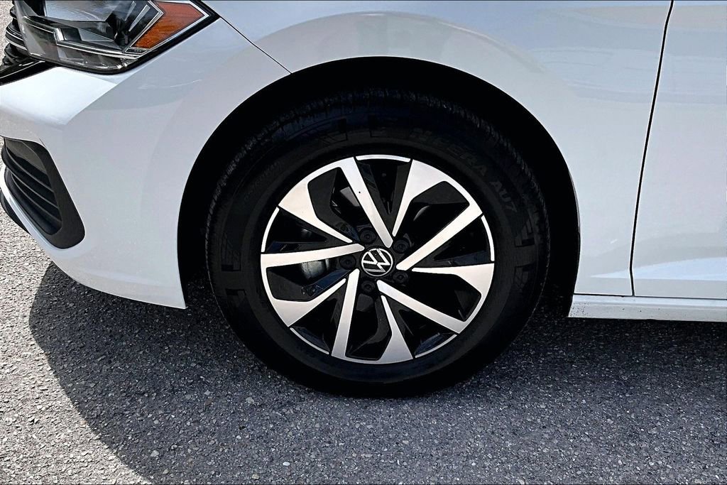 Certified 2024 Volkswagen Jetta S image 13