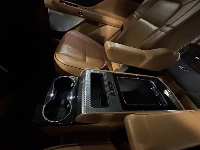 Used 2022 Lincoln Aviator Black Label w/ Dynamic Handling Package image 16