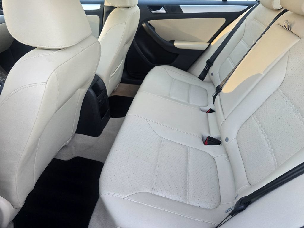 Used 2014 Volkswagen Jetta SE FWD image 11