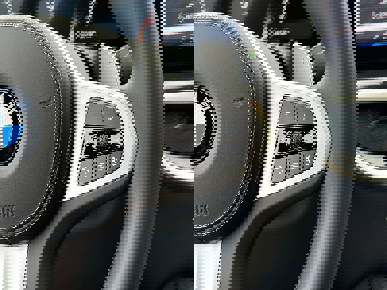 New 2026 BMW X6 xDrive40i w/ Executive Package image 23