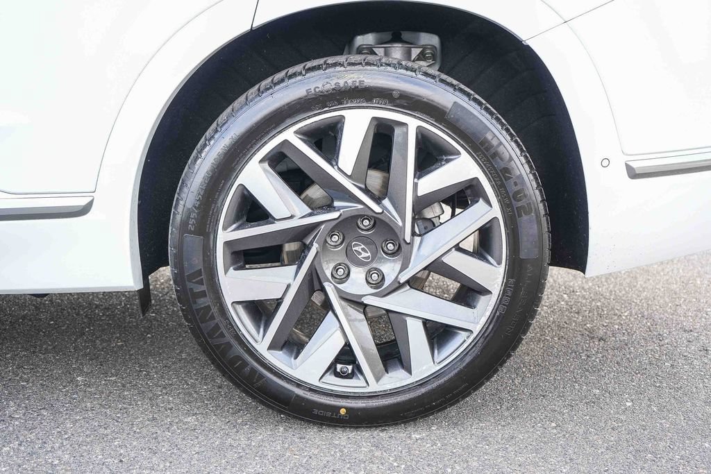 Used 2023 Hyundai Santa Fe Calligraphy FWD image 12