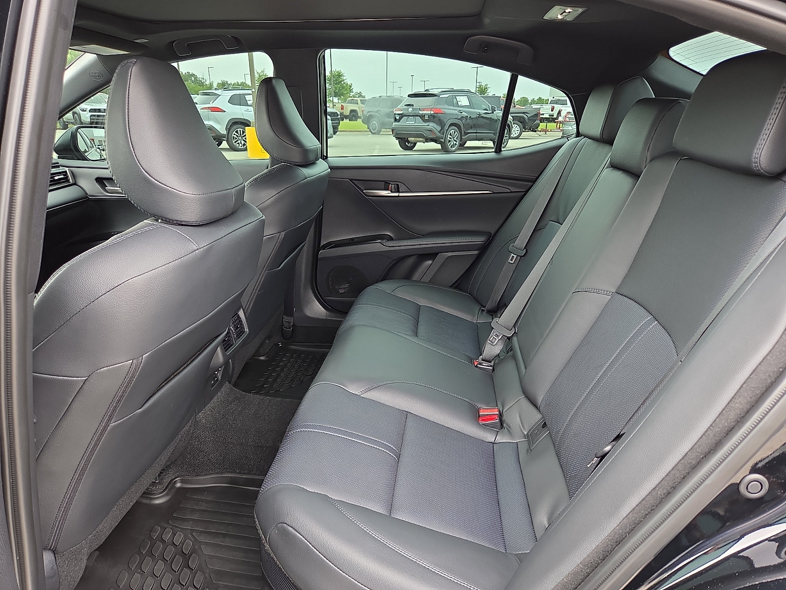 Used 2026 Toyota Camry XSE w/ Premium Package FWD image 10