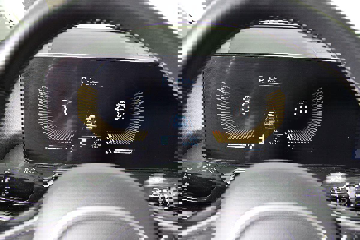 Used 2024 Kia Sorento S image 13