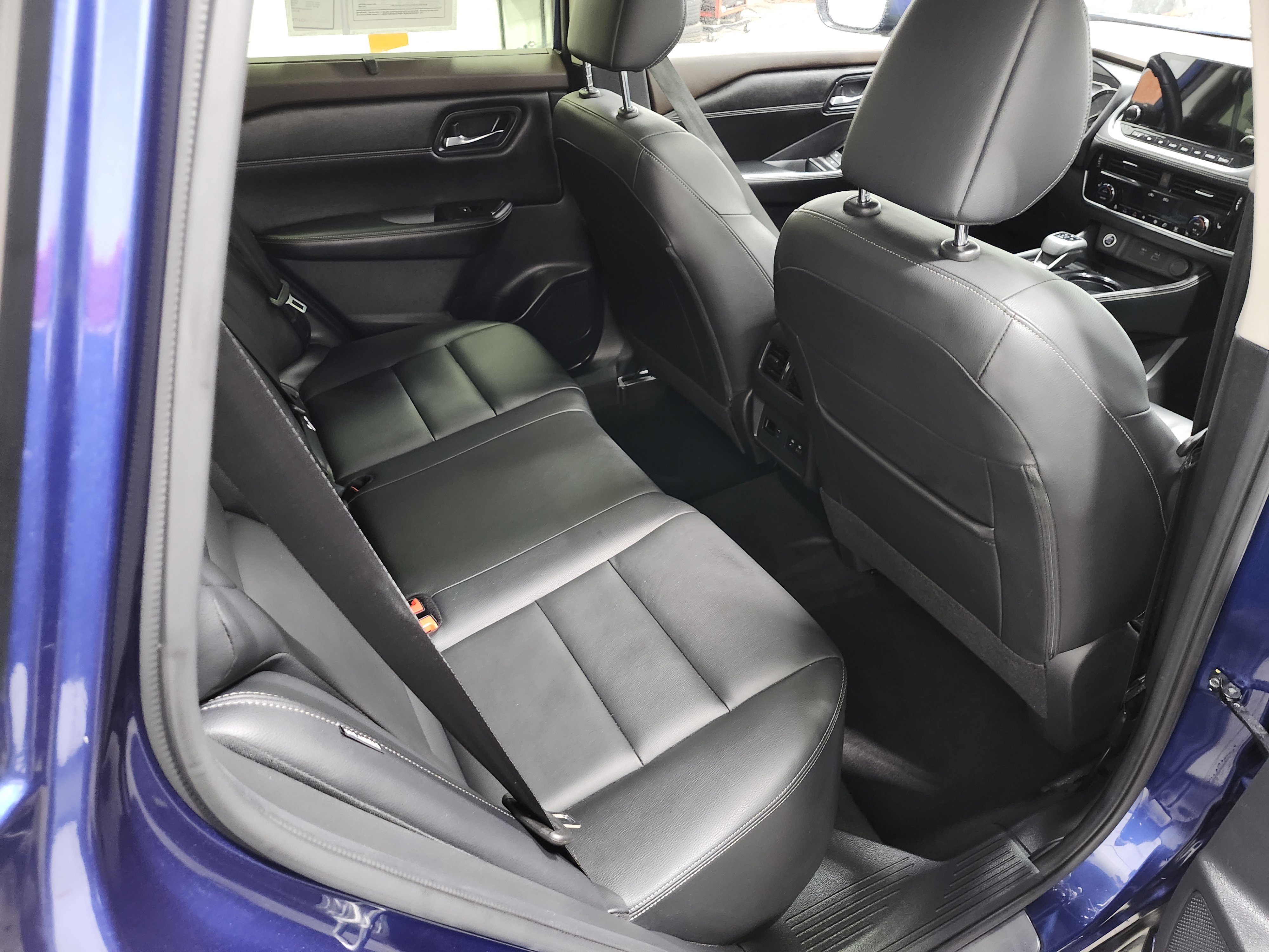 Used 2023 Nissan Rogue SL w/ SL Premium Package image 23