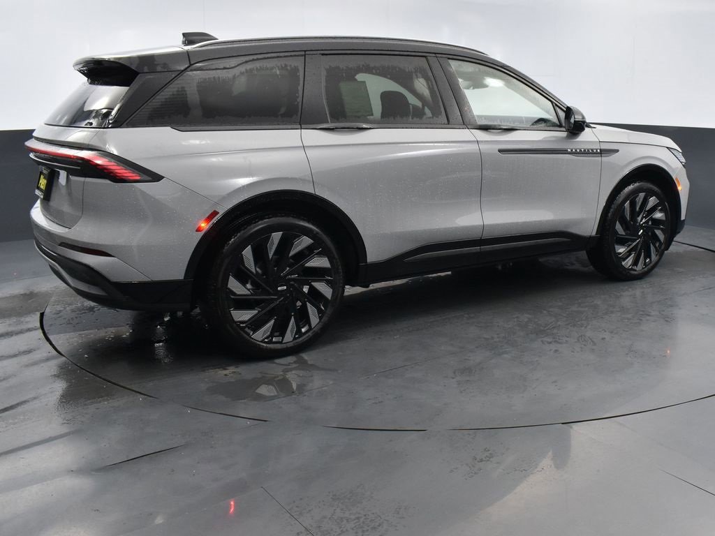 New 2026 Lincoln Nautilus Reserve w/ Jet Appearance Package image 4