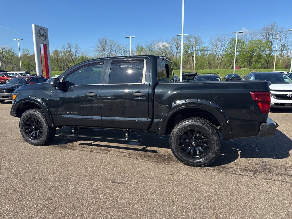 Used 2019 Nissan Titan SL w/ Midnight Edition AWD/4WD image 7