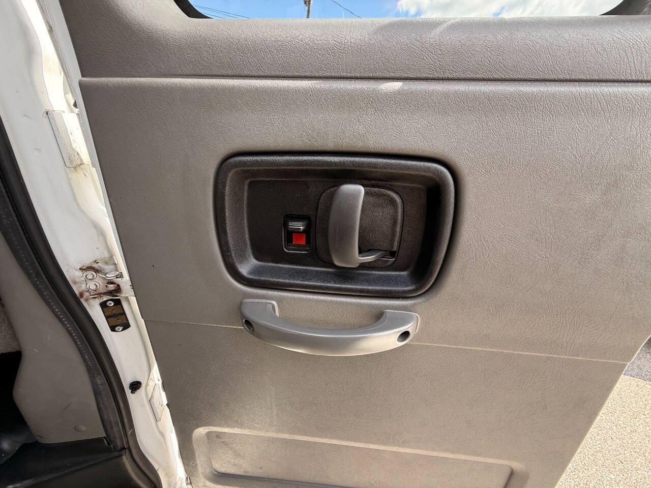 Used 2017 GMC Savana 3500 LS RWD image 31