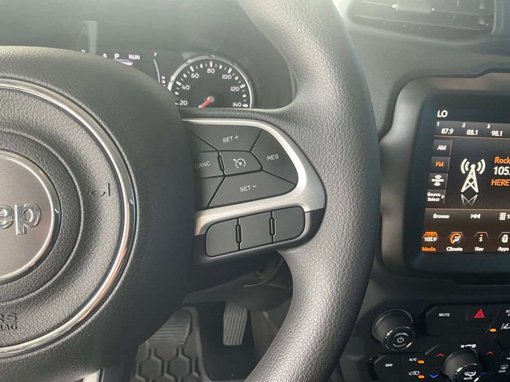 Used 2023 Jeep Renegade Latitude image 26