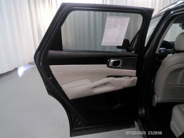 Used 2021 Kia Sorento SX image 18