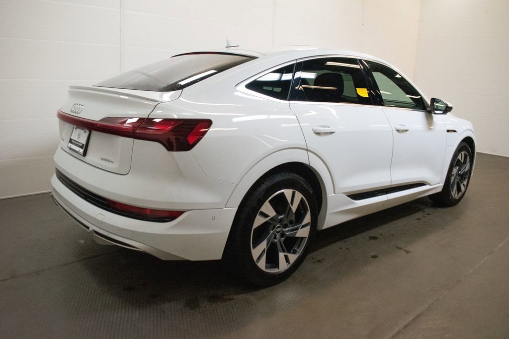 Used 2023 Audi e-tron Premium Plus w/ Premium Plus Package image 4