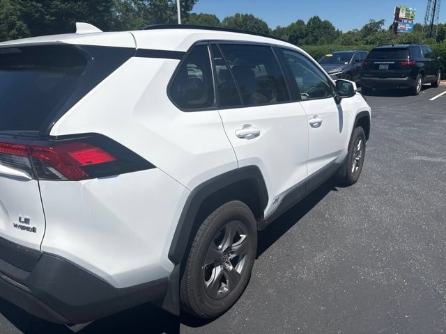 Used 2024 Toyota RAV4 LE AWD/4WD image 8