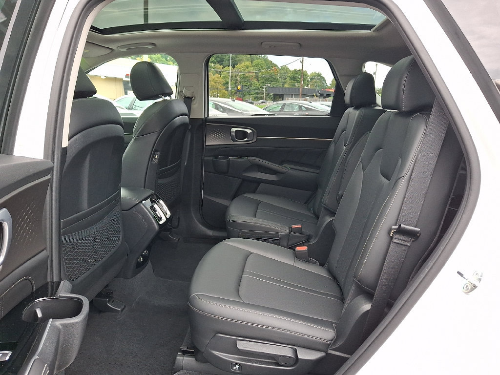 Certified 2023 Kia Sorento SX AWD/4WD image 12