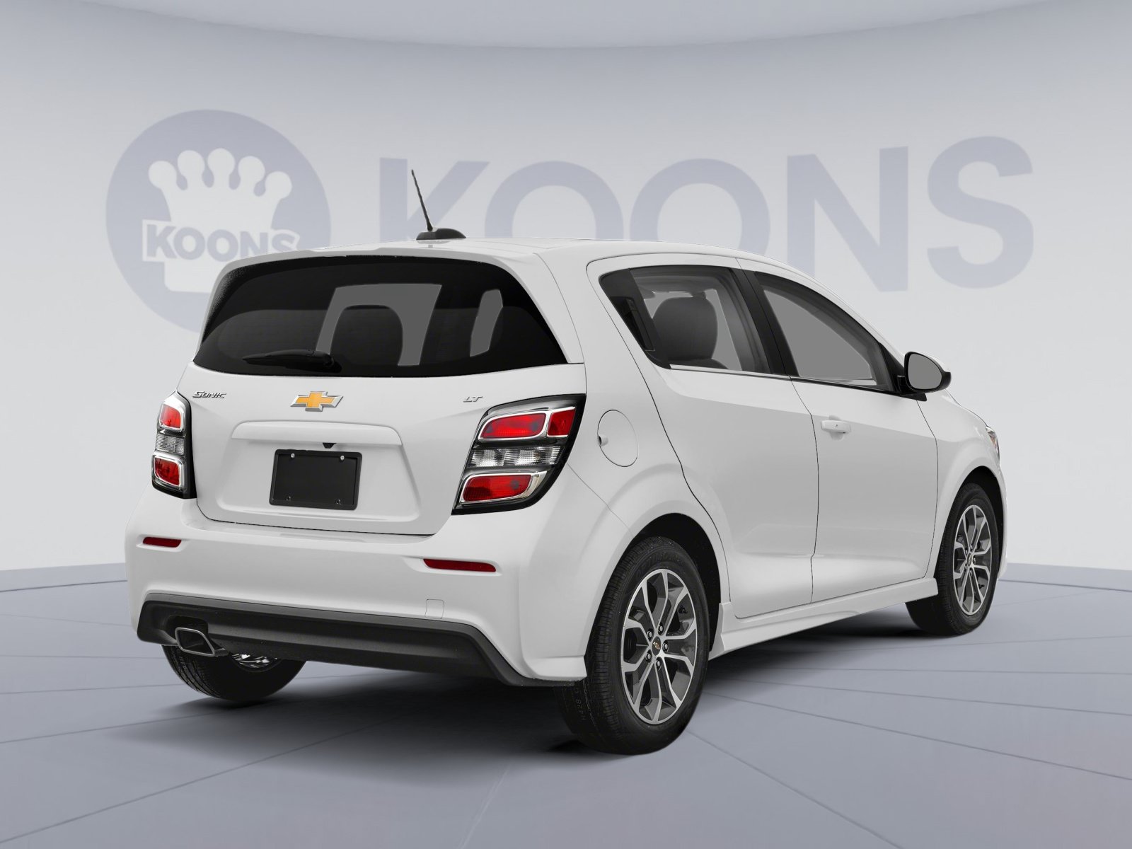 Used 2018 Chevrolet Sonic LT FWD image 2