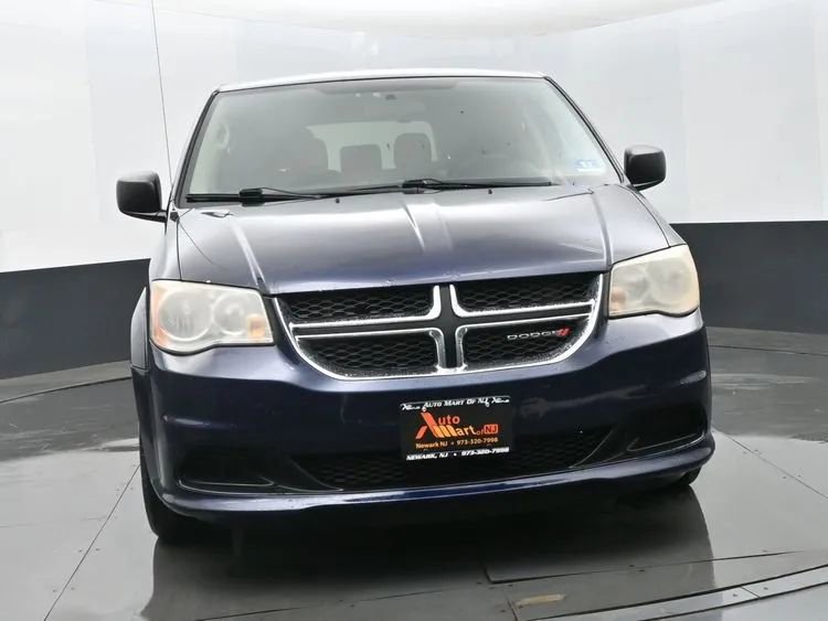 Used 2012 Dodge Grand Caravan American Value Package FWD image 3