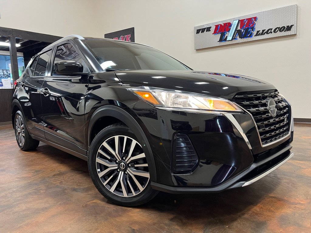 Used 2021 Nissan Kicks SV FWD image 1
