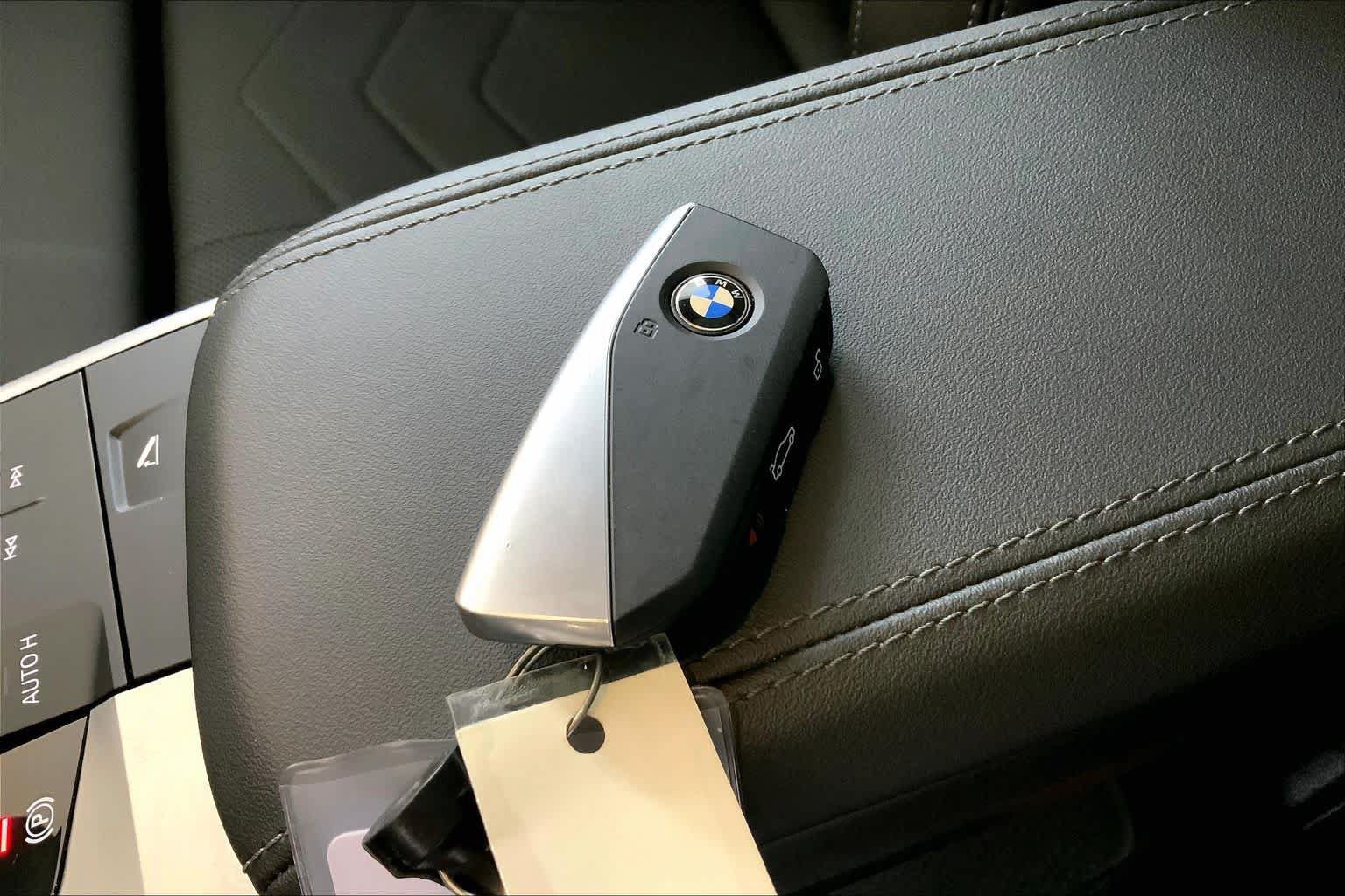 Used 2026 BMW X1 xDrive28i AWD/4WD image 14