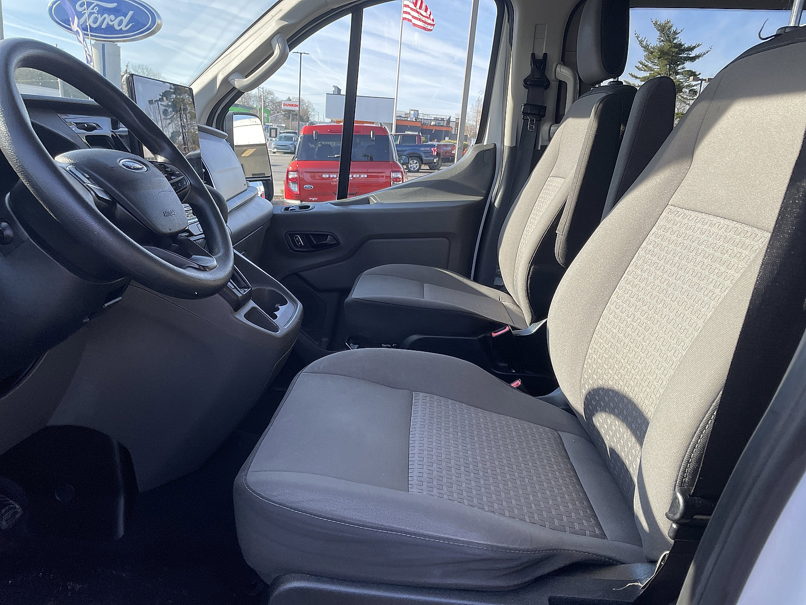 Used 2023 Ford Transit 350 XLT image 3