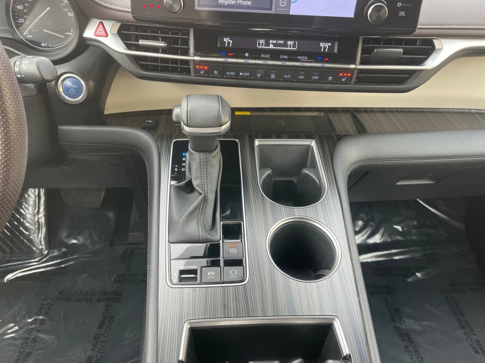 Certified 2023 Toyota Sienna Platinum image 24