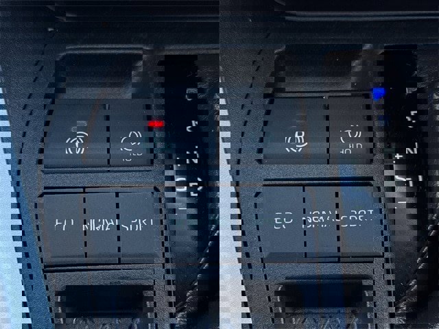 Used 2020 Toyota RAV4 XLE Premium image 21