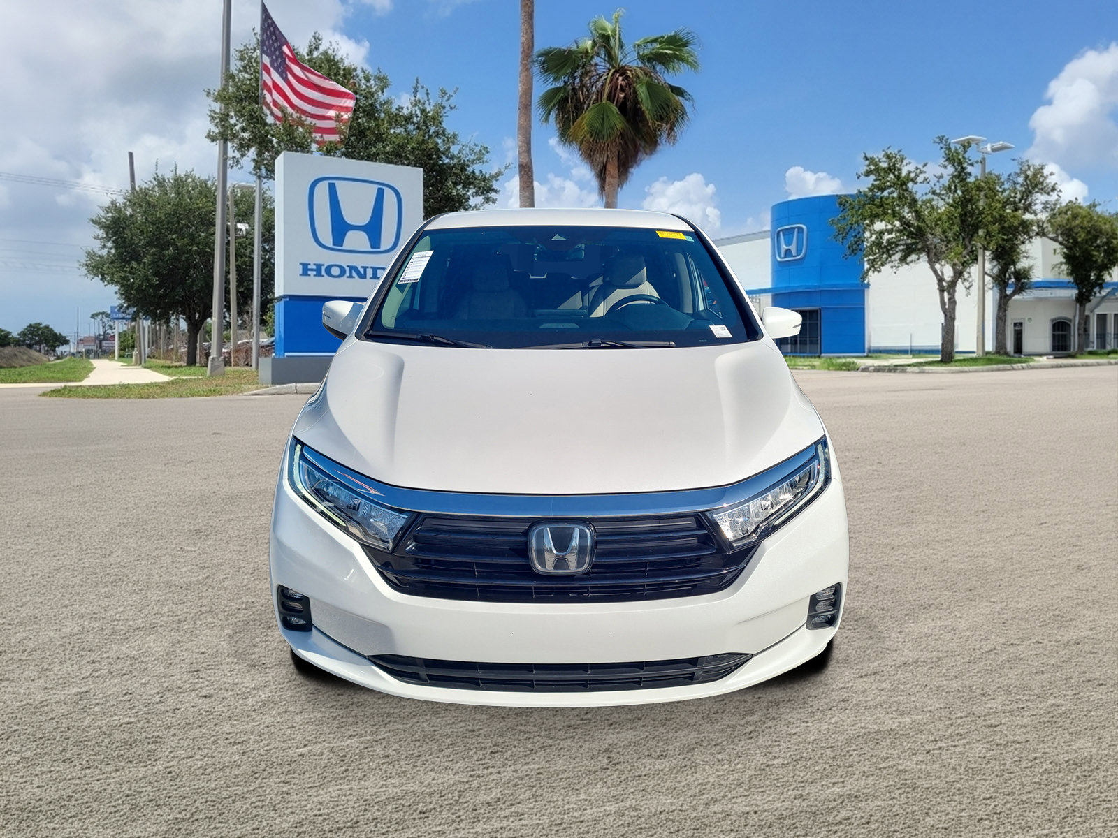 Used 2023 Honda Odyssey EX image 2