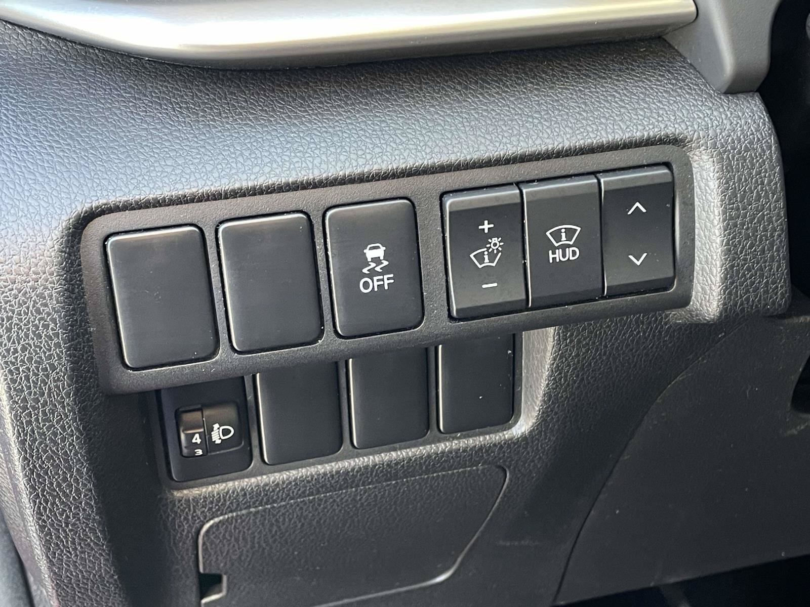 Used 2018 Mitsubishi Eclipse Cross SEL AWD/4WD image 9