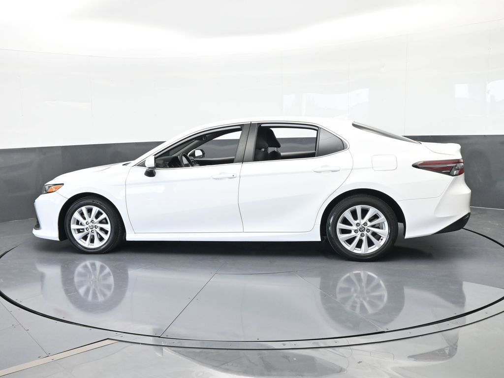 Used 2024 Toyota Camry LE image 3