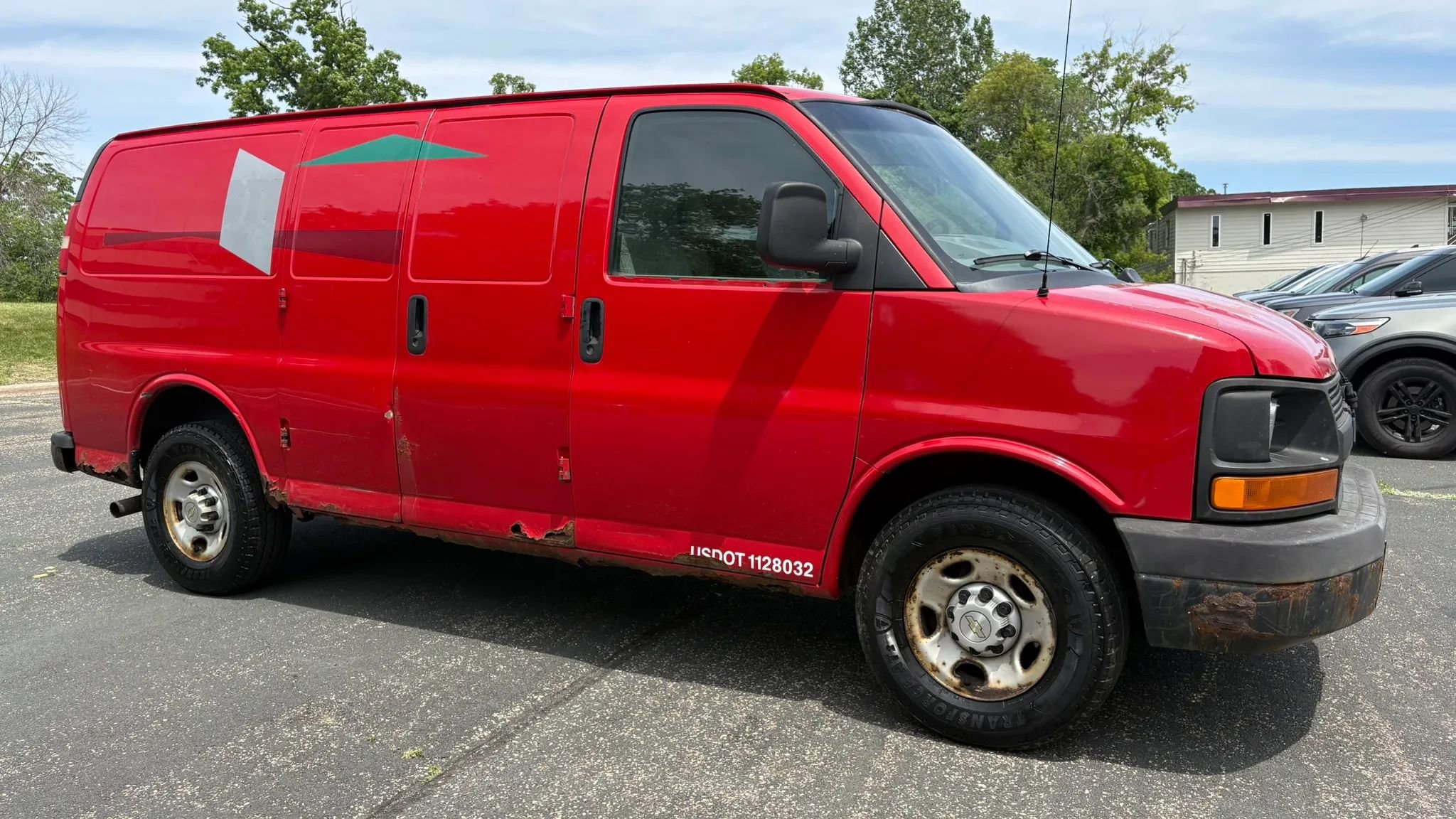 Used 2011 Chevrolet Express 2500 RWD image 12