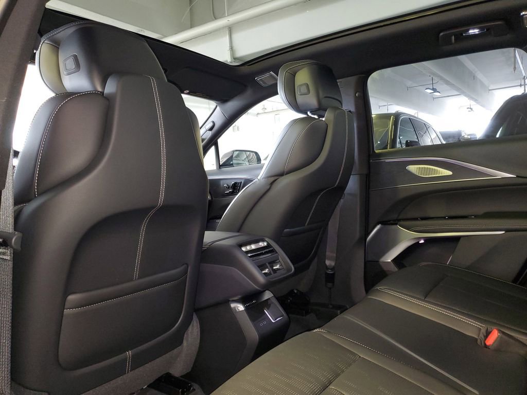 New 2026 Cadillac Lyriq V w/ LPO, Bronce Accent Package AWD/4WD image 19