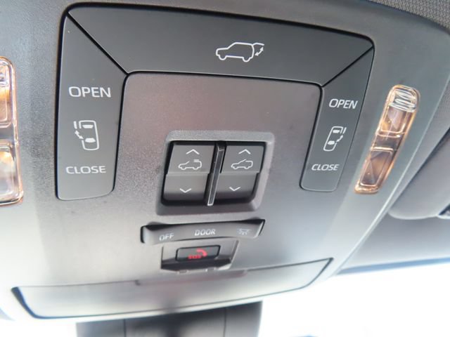 Used 2024 Toyota Sienna XSE w/ XSE Premium Package AWD/4WD image 35