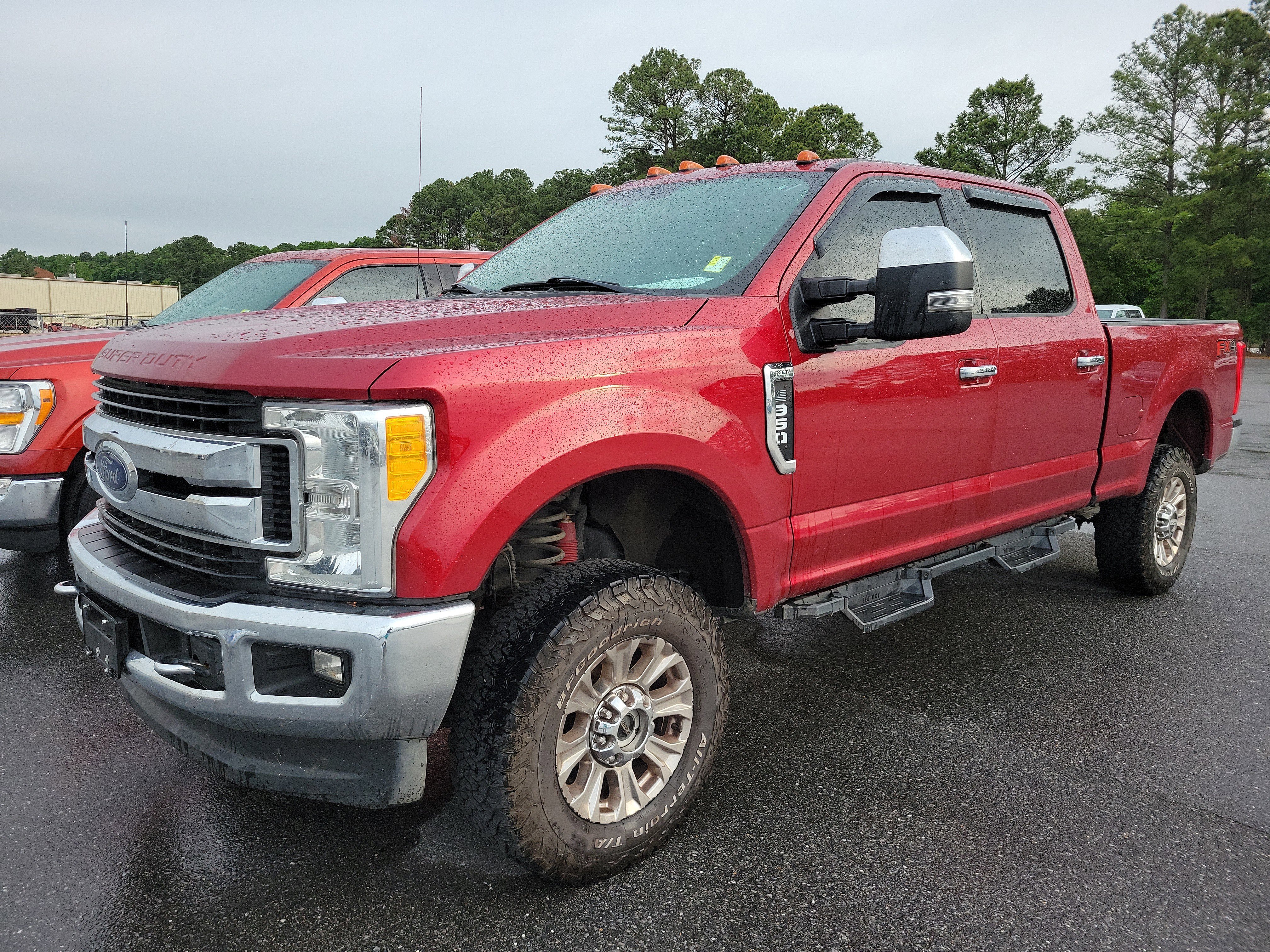Used 2017 Ford F250 XLT w/ XLT Premium Package AWD/4WD image 3