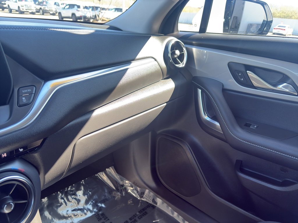 Used 2025 Chevrolet Blazer LT AWD/4WD image 13