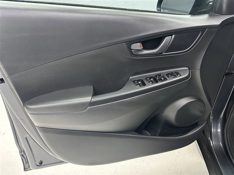 Used 2018 Hyundai Kona SEL image 17