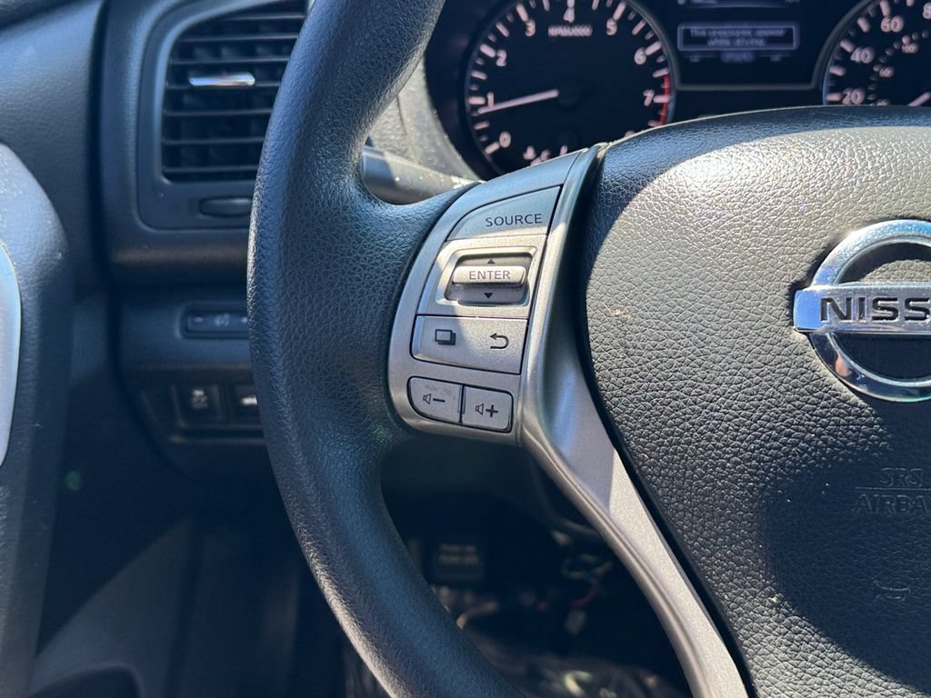 Used 2014 Nissan Altima 2.5 S w/ Display Audio Package FWD image 11