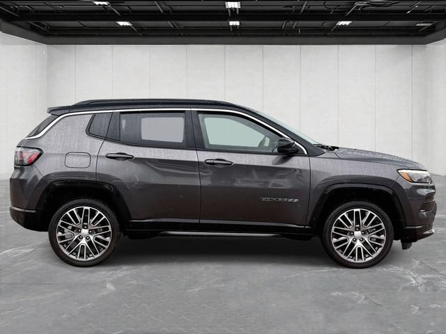 Certified 2023 Jeep Compass Limited w/ Elite Group AWD/4WD image 4
