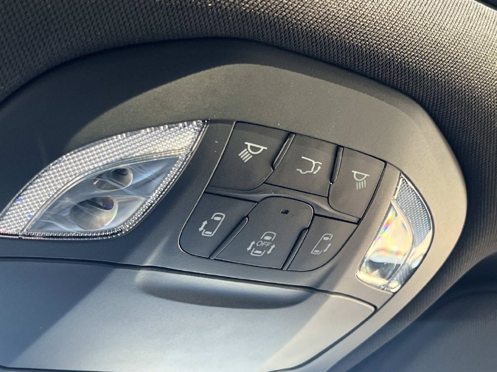 New 2027 Chrysler Pacifica Limited AWD/4WD image 31