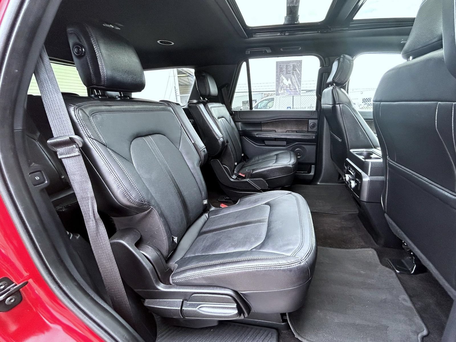 Used 2019 Ford Expedition Limited w/ Equipment Group 301A AWD/4WD image 19