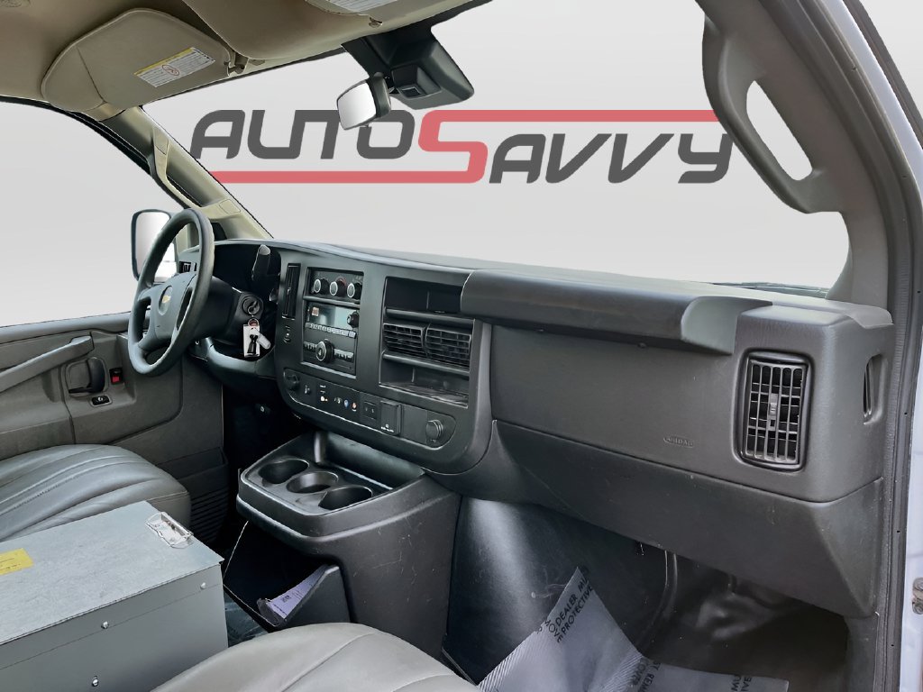 Used 2024 Chevrolet Express 2500 RWD image 25