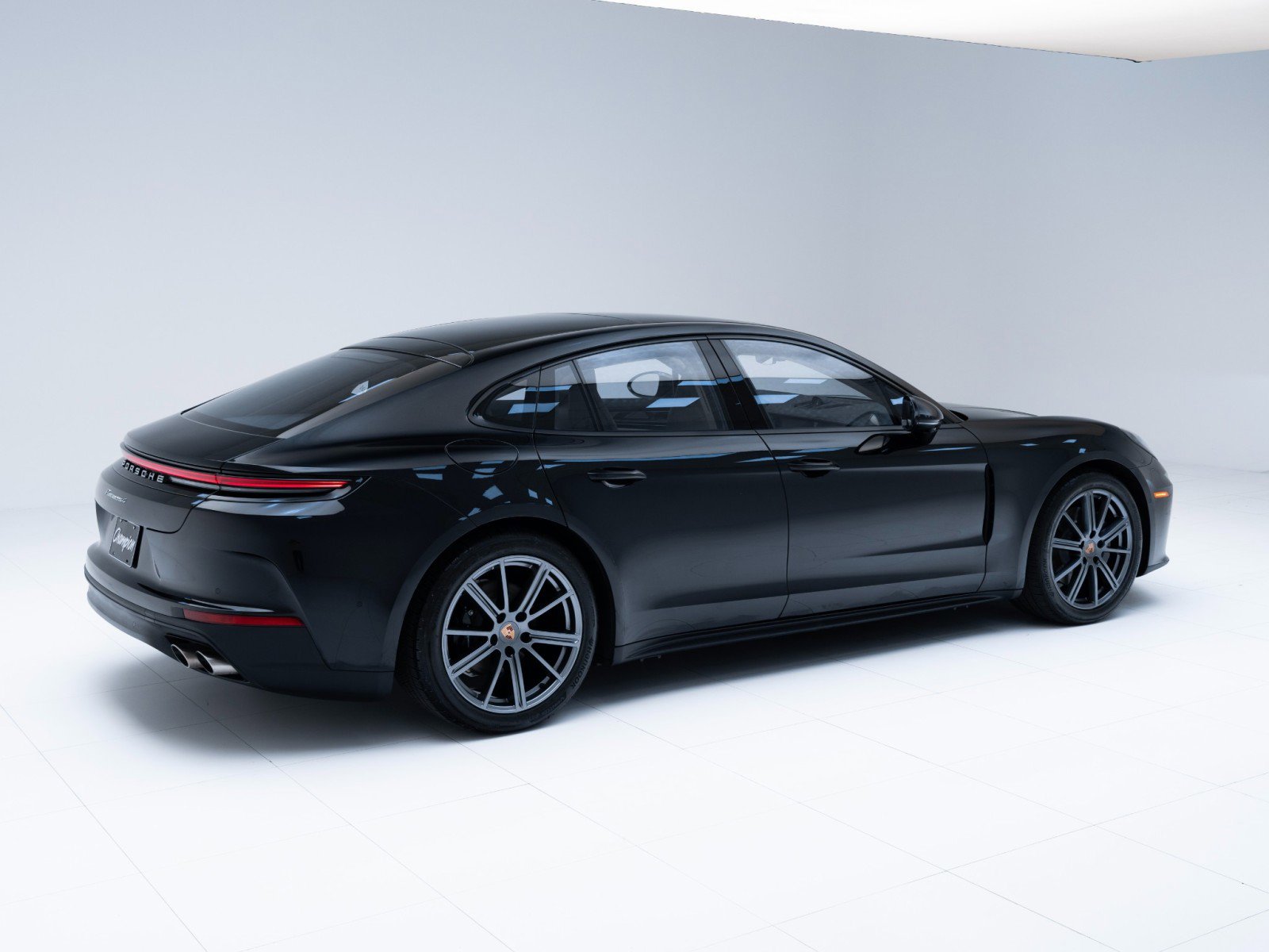 Certified 2025 Porsche Panamera 4 image 9