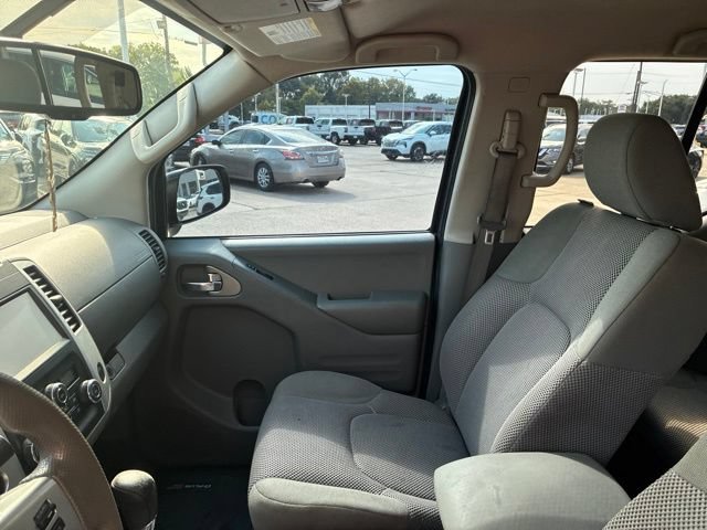 Used 2020 Nissan Frontier SV RWD image 16