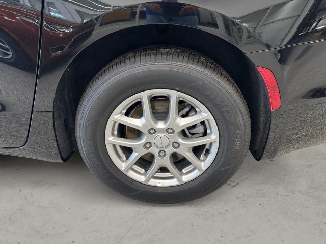New 2027 Chrysler Pacifica LX FWD image 14