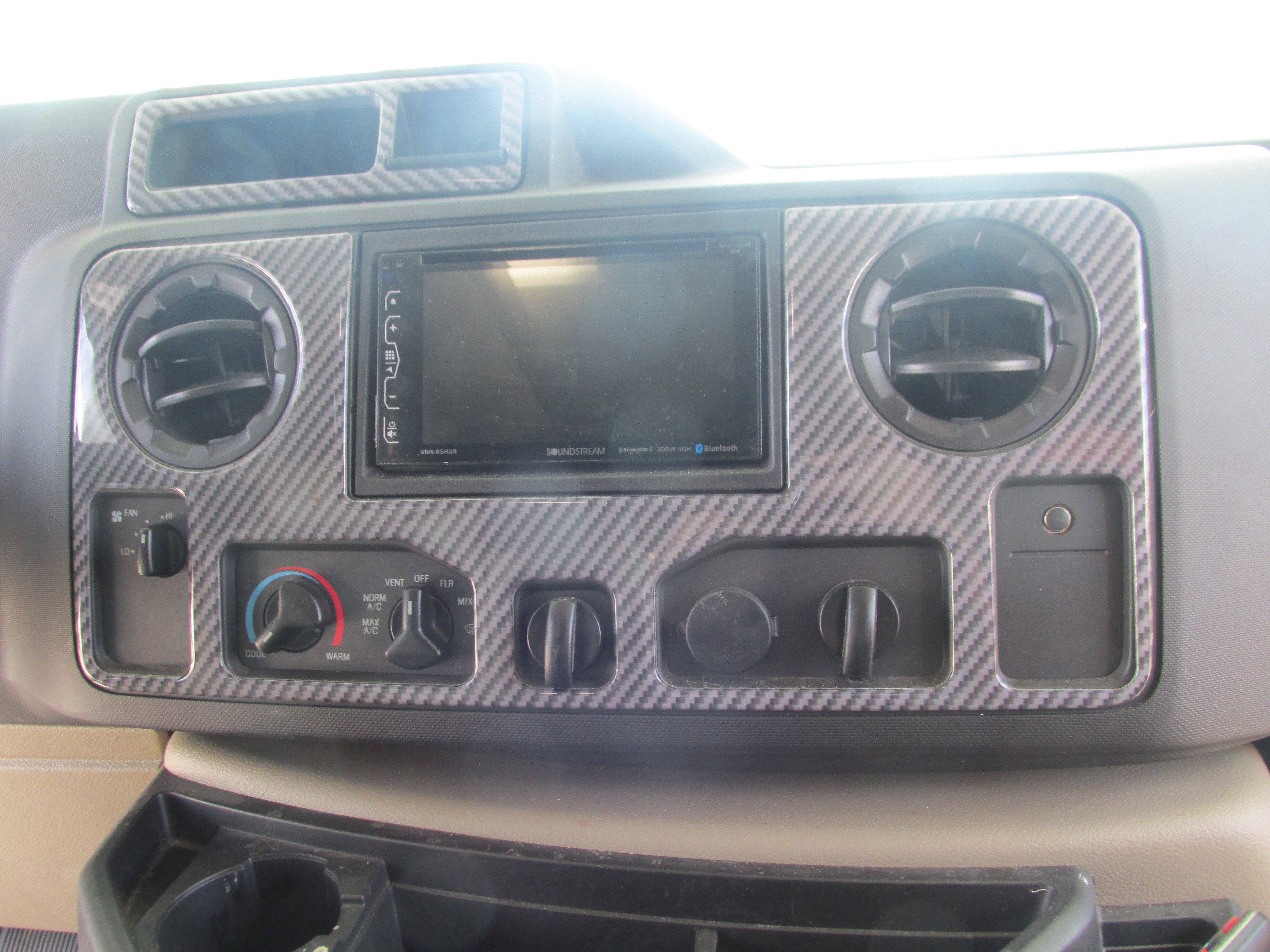 Used 2019 Ford E-450 and Econoline 450 Super Duty w/ Motorhome Prep Package RWD image 11